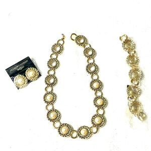 Vintage Necklace Bracelet & Earring Set ~ Faux Pearls, Gold Tone - Circles